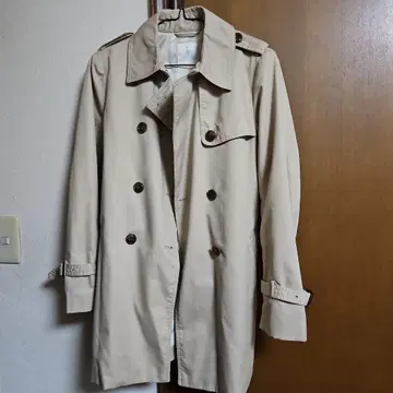 베이지 트렌치코트 허리 벨트 포함