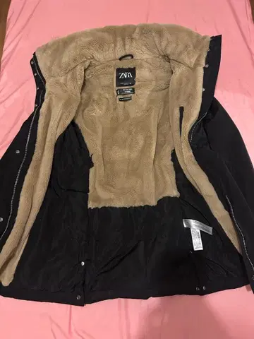 ZARA 후드 부착 다운 자켓 블랙