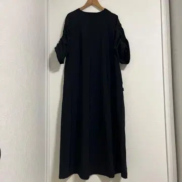 블랙 개더 긴팔 롱 원피스