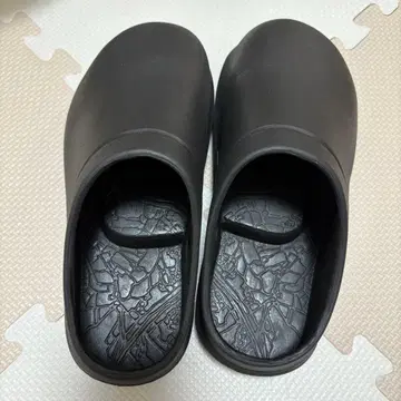 라쿠바키 이지 사보 블랙 M (23~24cm)