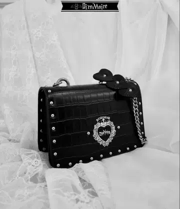 DimMoire [ 악어 엠보싱 숄더백 ]