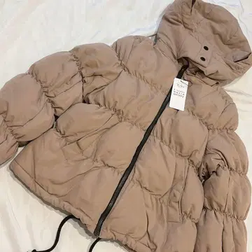 미사용 새상품 E-hyphen 이-하이픈 볼륨 다운 자켓 카멜