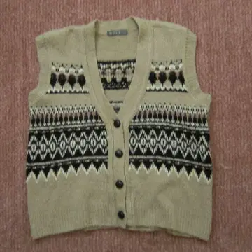 RePLAiN 노르딕 무늬 니트 베스트