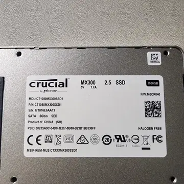 Crucial MX300 SSD 1050GB（1TB） 2.5インチ・中古品 Crucial MX300 SSD Review (1050GB) - Micron 3D NAND Meets RAID 0