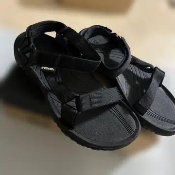Teva 블랙 스포츠 샌들