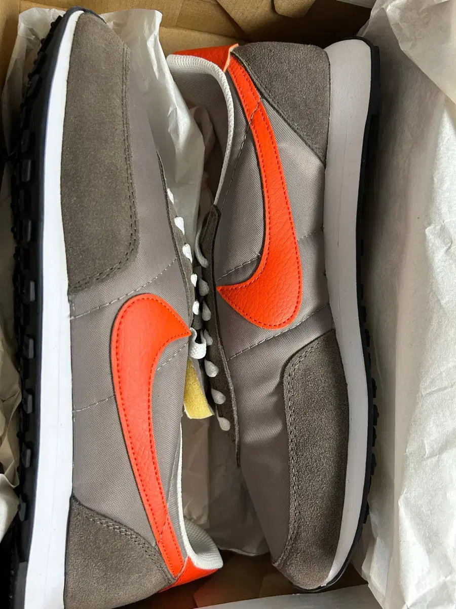 Genuine Nike Waffle Trainer 285mm (New)