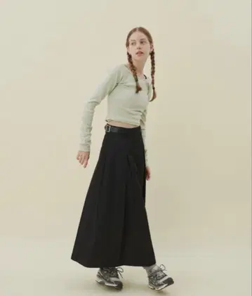 GIUNON 블랙 플리츠 스커트