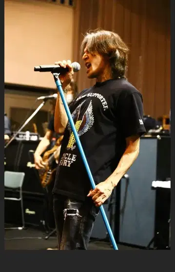 이나바 착용 DSQUARED2 데님 팬츠