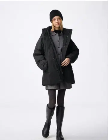 컨디션 최상 GU 웜 패디드 스티치리스 코트 L 사이즈