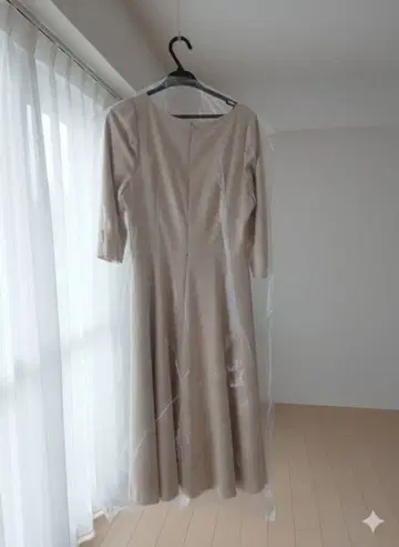 스트로베리 필드 샌드베이지 원피스