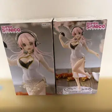 슈퍼소니코 피규어 핑크 머리