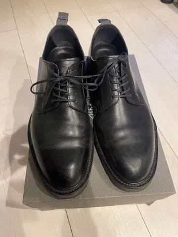 WH 플레인 토 슈즈