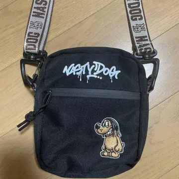 Nasty Dog 숄더백 블랙