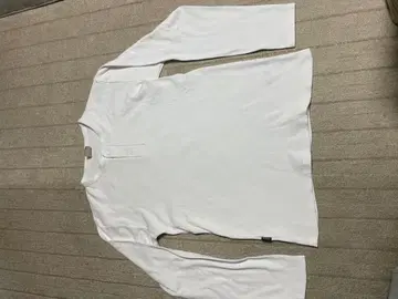 AVIREX 데일리 헨리넥 리브 TEE