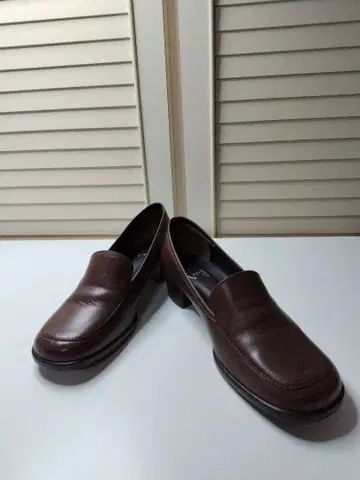 ing 다크 브라운 고급 가죽 로퍼 22.5cm 약 5cm 힐