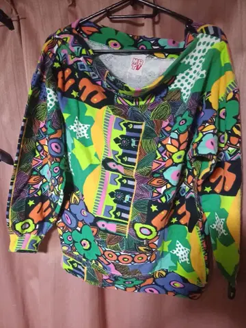 일품 MRTV 컬러풀 기하학 패턴 오버 사이즈 맨투맨 일본제