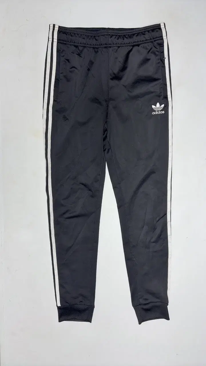 10232 Adidas [Gaeul] kids&#x27; training jogger pants size 160