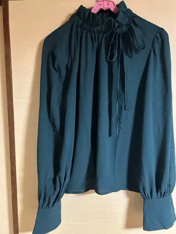 로이스크레용 리본 포함 긴팔 블라우스 [새상품]