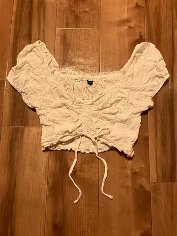 AMERICAN EAGLE 화이트 크롭 셔츠