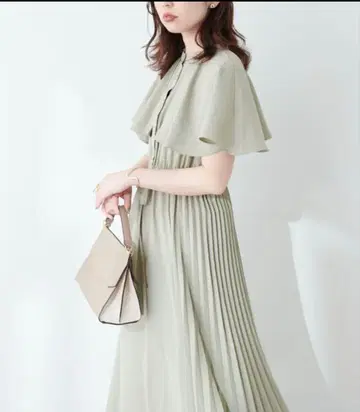 사이드 플리츠 케이프풍 원피스 민트 그린