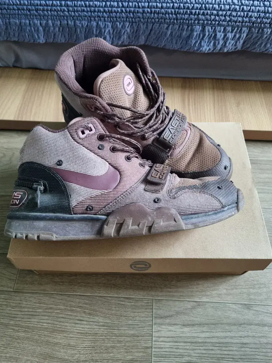 Nike Scott Air Trainer 275