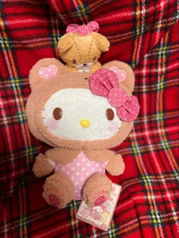 헬로키티 딸기신문 645호 콜라보레이션 베어 봉제 인형
