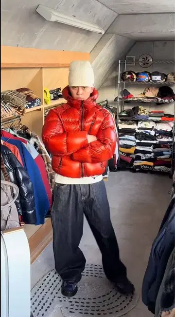 카츠키 군 착용 MUSINSA STANDARD 다운 블랙