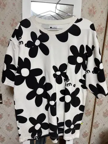 Naptime. 꽃무늬 반팔 T셔츠