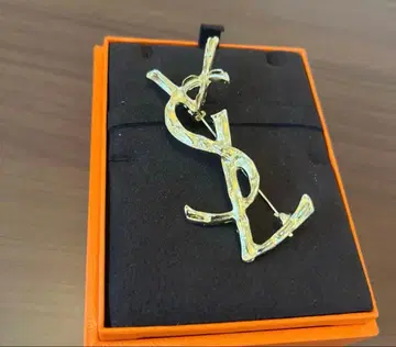 미사용 새상품 골드 브로치 로고