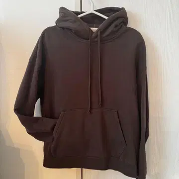 PUBLIC TOKYO 다크 브라운 후드 부착 후드티