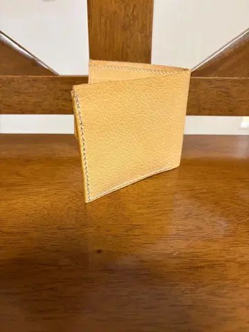 가죽 공예 반 접이식 지갑 연한 옐로우 컬러