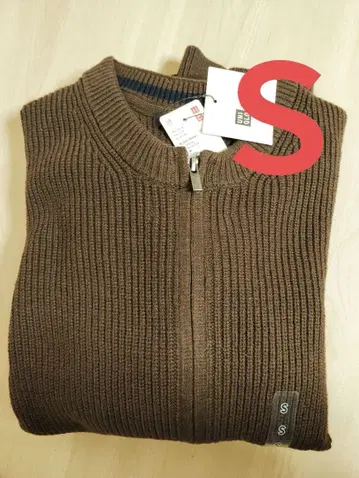 새상품 유니클로C 크루넥 풀 집업 가디건 덕 브라운 S 사이즈