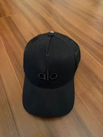 alo 블랙 메쉬 캡