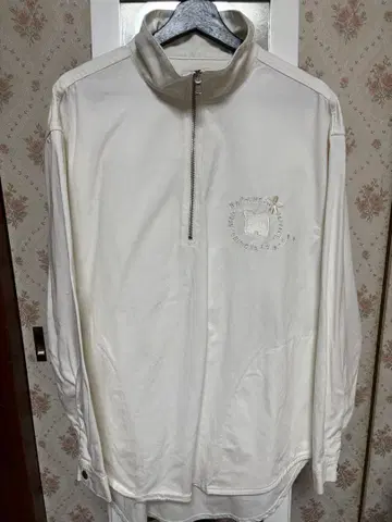 Naptime 하프 지퍼 화이트 긴팔