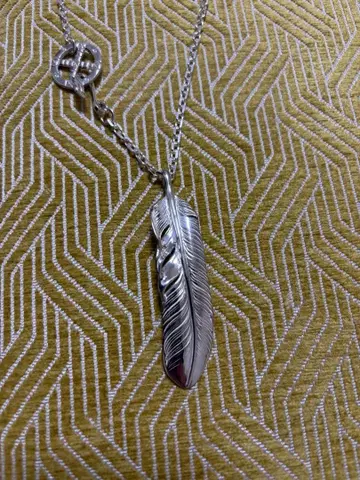 MOTO 실버 페더 목걸이