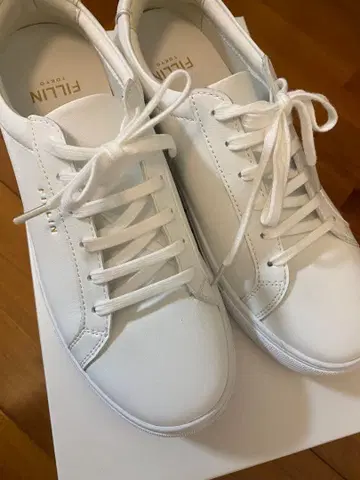 FILLIN 화이트 스니커즈