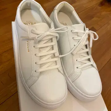[ 새상품급 ] Fillin Tokyo  화이트 스니커즈