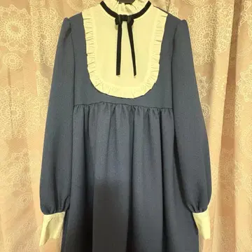 로즈마리 소와르 원피스 네이비