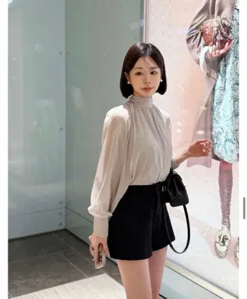 [ 택 포함 미사용 ] QUNG 벨트set 쉬폰 하이넥 블라우스