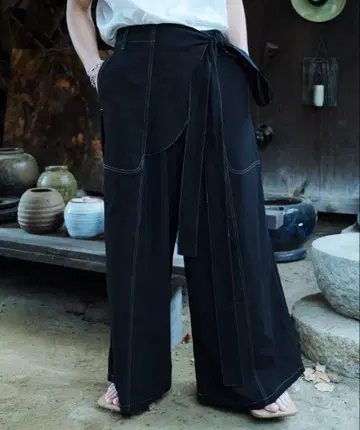 Aphlotus/아프로타스/스티치 배색/하카마 디자인/플레어 팬츠