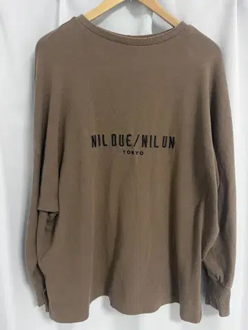 LONG SLEEVE EMBROIDERY TEE