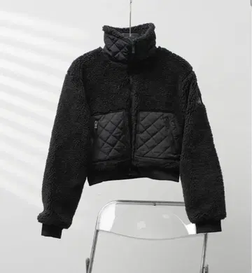 ALO YOGA 신상 블랙 스탠드 카라 아우터 SML