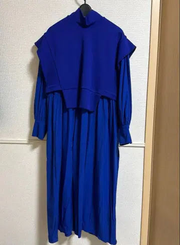 이아파피요네 스미스타일 하프 맨투맨 원피스