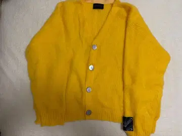 KEEN AND INTENSE 옐로우 컬러 니트 가디건 초특급 카이