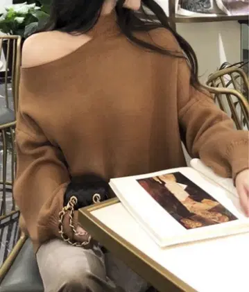 원 숄더 오버 사이즈 니트 풀오버