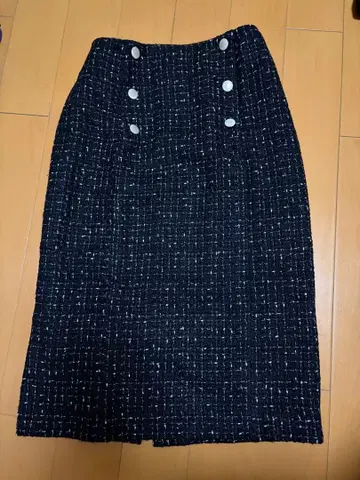 La TOTALITE 트위드 스커트 36