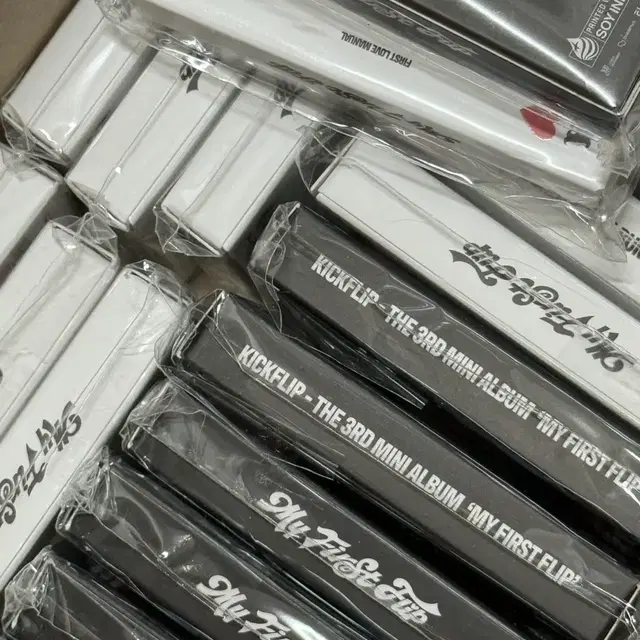 킥플립 3집 포카앨범 My First Flip 미개봉