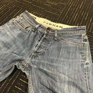 DENHAM RAZOR 스트레이트 데님