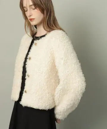 미사용 새상품 CADUNE 카듀네 보아 점퍼 보아 코트 골드 버튼 36