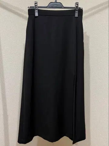 AURALEE 슬릿 롱 스커트